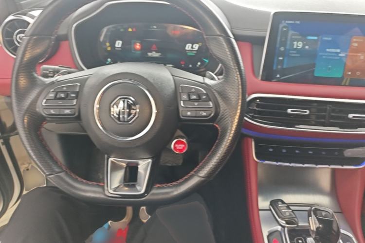 Used MG HS 2019 30T Automatic 2WD Trophy Supreme Edition China VI Standard Center Console