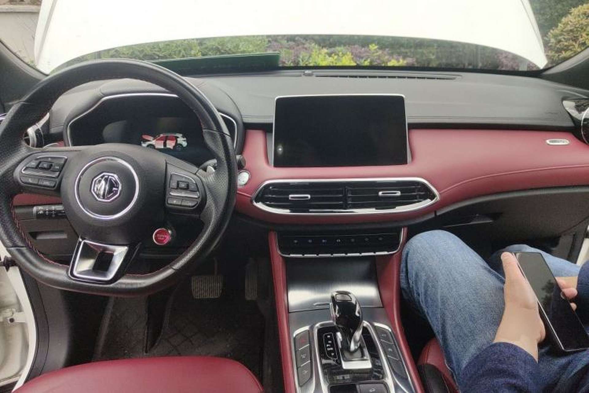 Used MG HS 2019 30T Automatic 2WD Trophy Supreme Edition China VI Standard Center Console