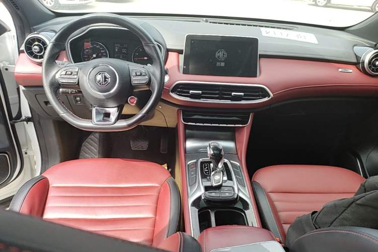Used MG HS 2019 20T Automatic Two-Wheel Drive Trophy Super Sport Version China VI Standard Center Console