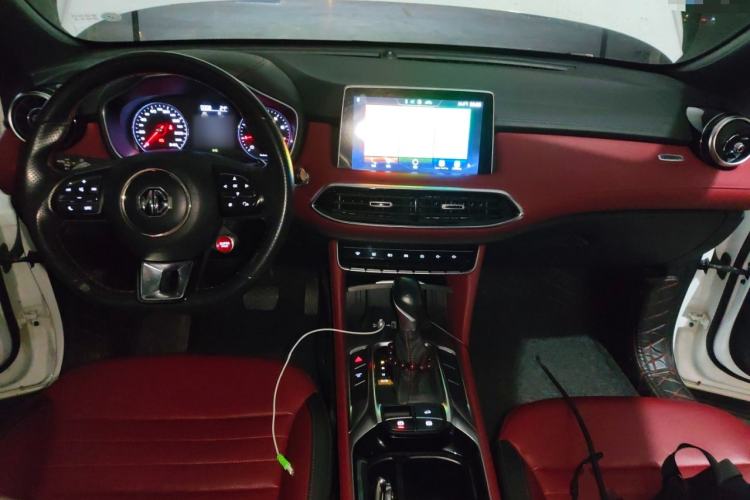 Used MG HS 2019 20T Automatic Two-Wheel Drive Trophy Super Sport Version China VI Standard Center Console
