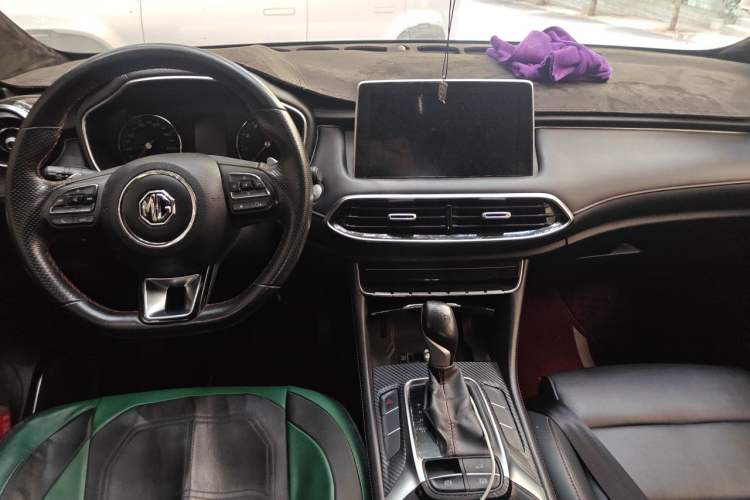 Used MG HS 2019 20T Automatic Two-Wheel Drive Luxury Edition China VI Standard Center Console