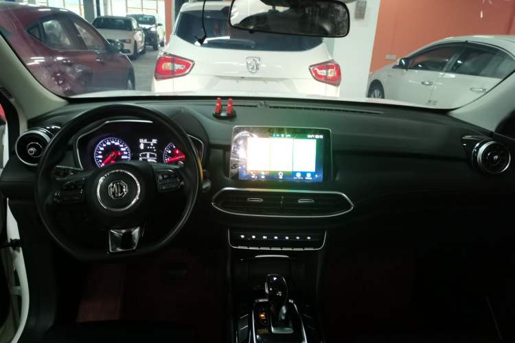 Used MG HS 2019 20T Automatic Two-Wheel Drive Luxury Edition China VI Standard Center Console