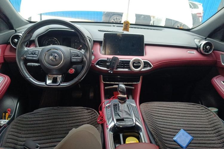 Used MG HS 2019 20T Automatic Two-Wheel Drive Trophy Super Sport Version China VI Standard Center Console