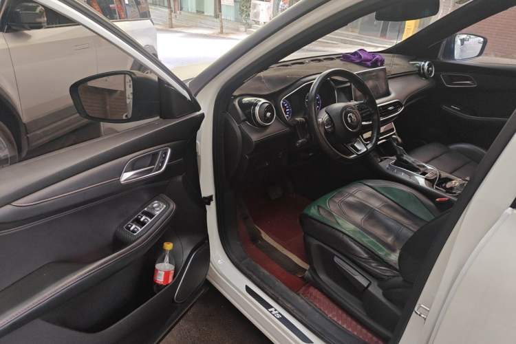 Used MG HS 2019 20T Automatic Two-Wheel Drive Luxury Edition China VI Standard Driver Seat