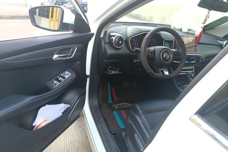 Used MG HS 2019 20T Automatic Two-Wheel Drive Luxury Edition China VI Standard Driver Seat