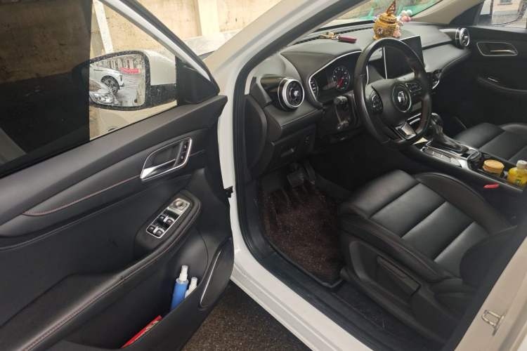 Used MG HS 2019 20T Automatic Two-Wheel Drive Luxury Edition China VI Standard Driver Seat