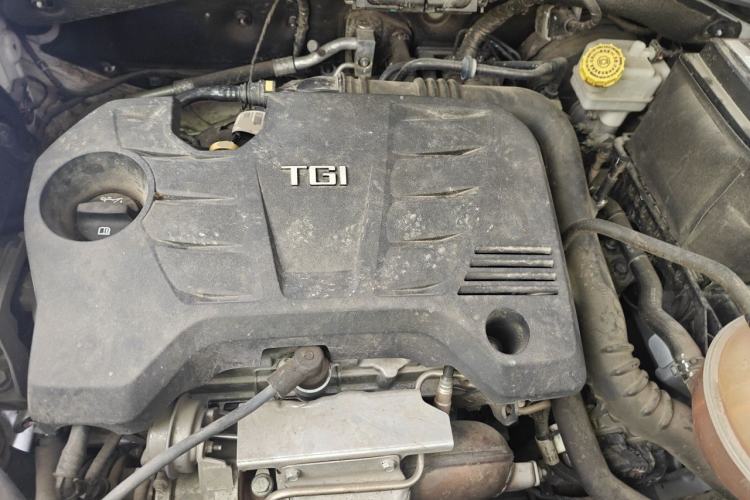 Used MG HS 2019 20T Automatic Two-Wheel Drive Luxury Edition China VI Standard Engine Bay