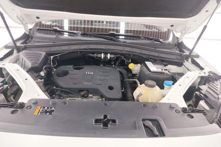 Used MG HS 2019 20T Automatic Two-Wheel Drive Luxury Edition China VI Standard Engine Bay