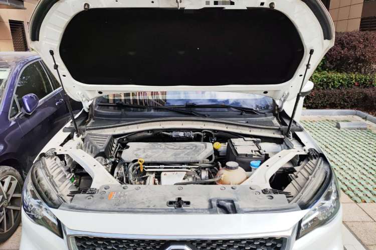 Used MG HS 2019 30T Automatic 2WD Trophy Supreme Edition China VI Standard Engine Bay