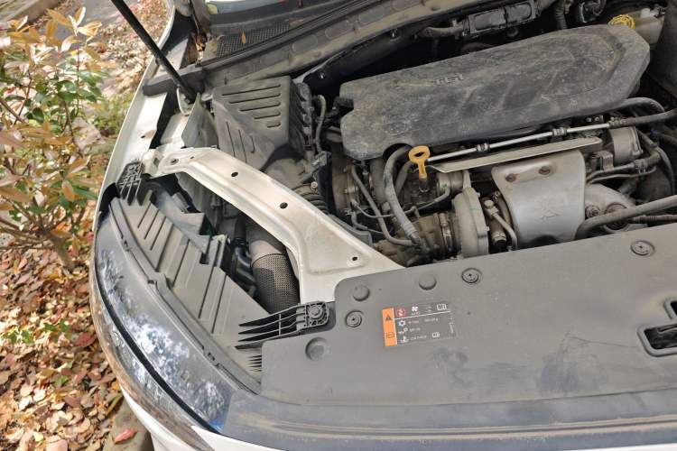 Used MG HS 2019 30T Automatic 2WD Trophy Supreme Edition China VI Standard Engine Bay Right
