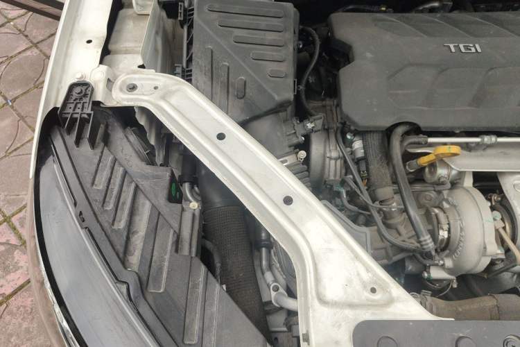Used MG HS 2019 30T Automatic 2WD Trophy Supreme Edition China VI Standard Engine Bay Right