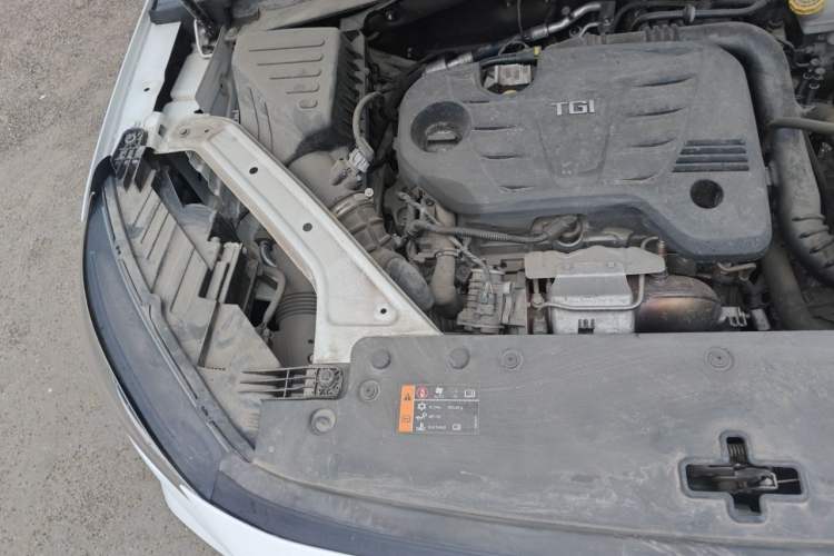 Used MG HS 2019 20T Automatic Two-Wheel Drive Luxury Edition China VI Standard Engine Bay Right