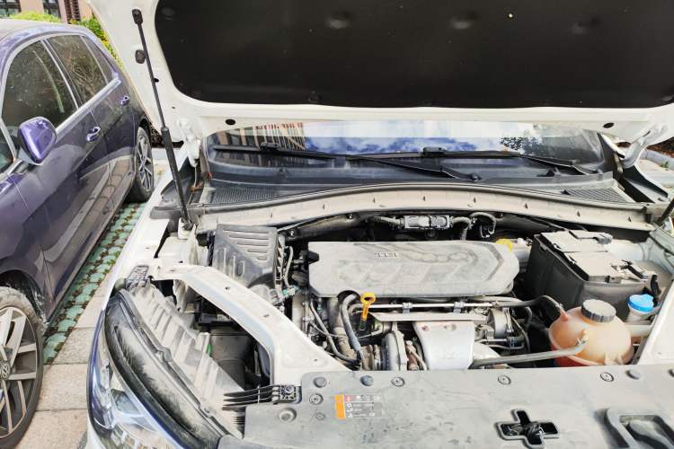 Used MG HS 2019 30T Automatic 2WD Trophy Supreme Edition China VI Standard Engine Bay Right