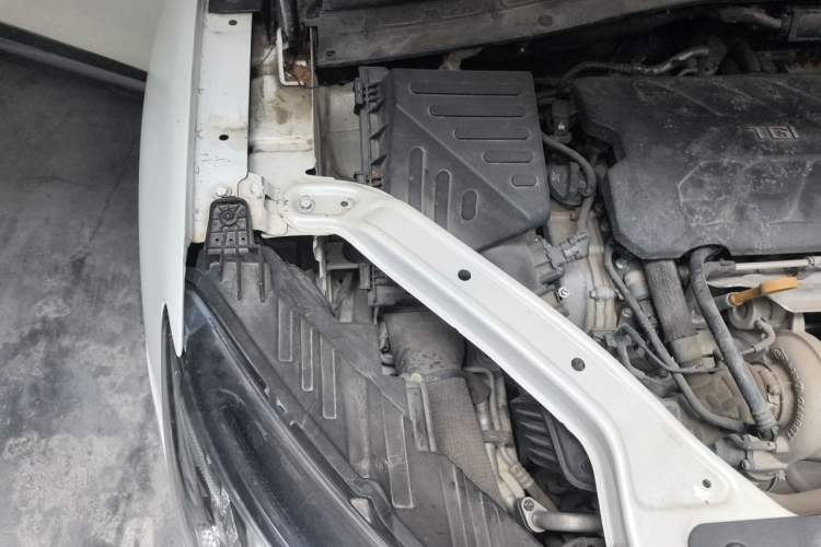 Used MG HS 2019 30T Automatic 2WD Trophy Supreme Edition China VI Standard Engine Bay Right