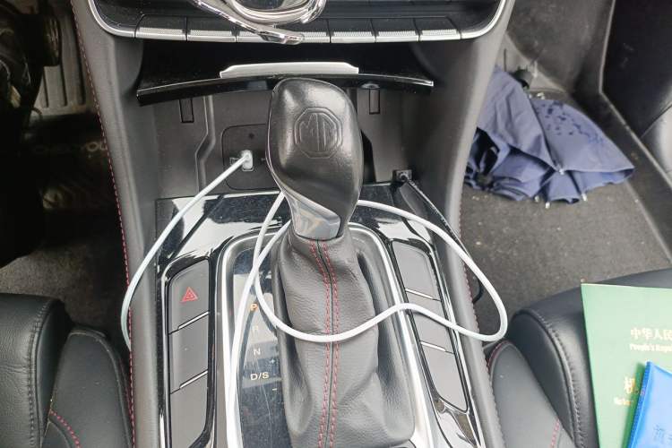 Used MG HS 2019 20T Automatic Two-Wheel Drive Luxury Edition China VI Standard Gear Lever