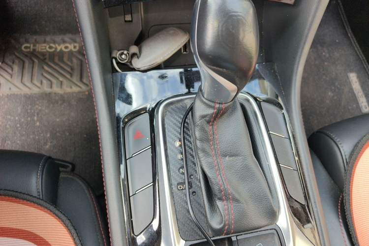 Used MG HS 2019 20T Automatic Two-Wheel Drive Luxury Edition China VI Standard Gear Lever