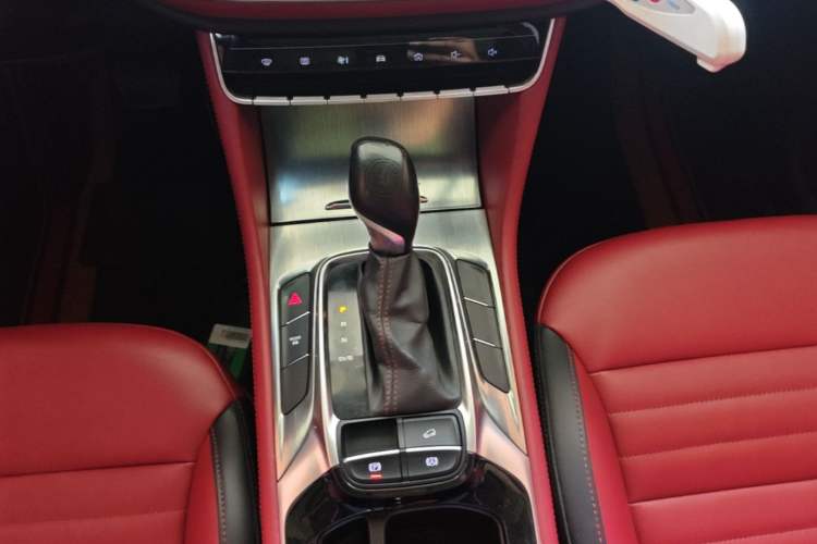 Used MG HS 2019 20T Automatic Two-Wheel Drive Trophy Super Sport Version China VI Standard Gear Lever