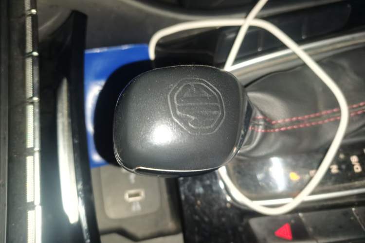 Used MG HS 2019 20T Automatic Two-Wheel Drive Luxury Edition China VI Standard Gear Lever