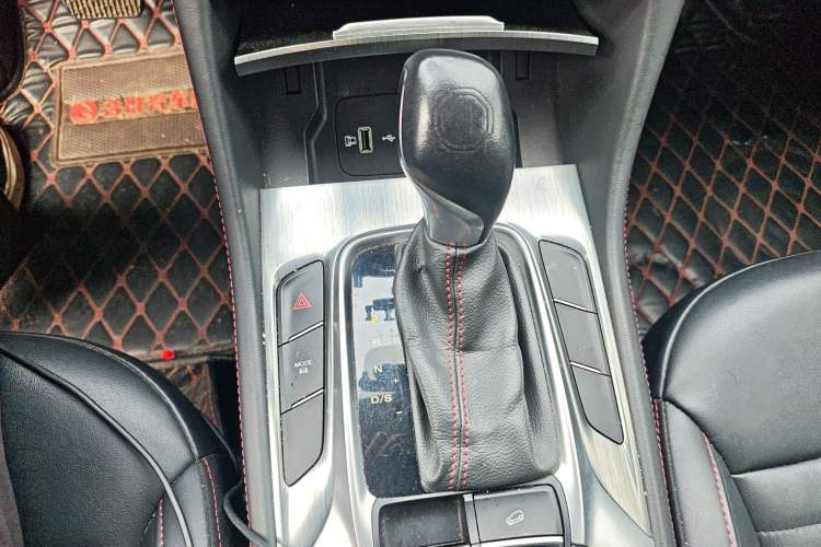 Used MG HS 2019 20T Automatic Two-Wheel Drive Trophy Super Sport Version China VI Standard Gear Lever