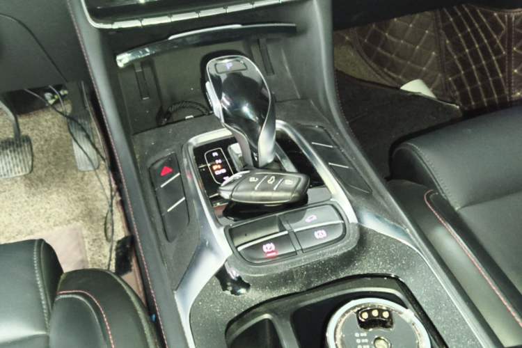 Used MG HS 2019 20T Automatic Two-Wheel Drive Luxury Edition China VI Standard Gear Lever
