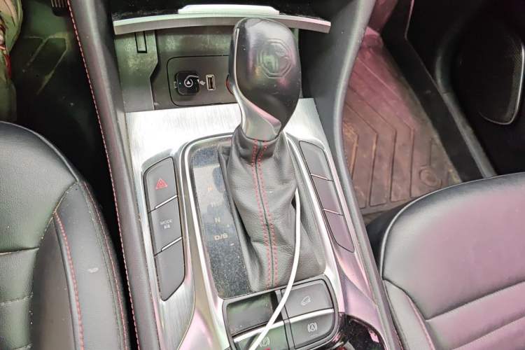 Used MG HS 2019 20T Automatic Two-Wheel Drive Trophy Super Sport Version China VI Standard Gear Lever