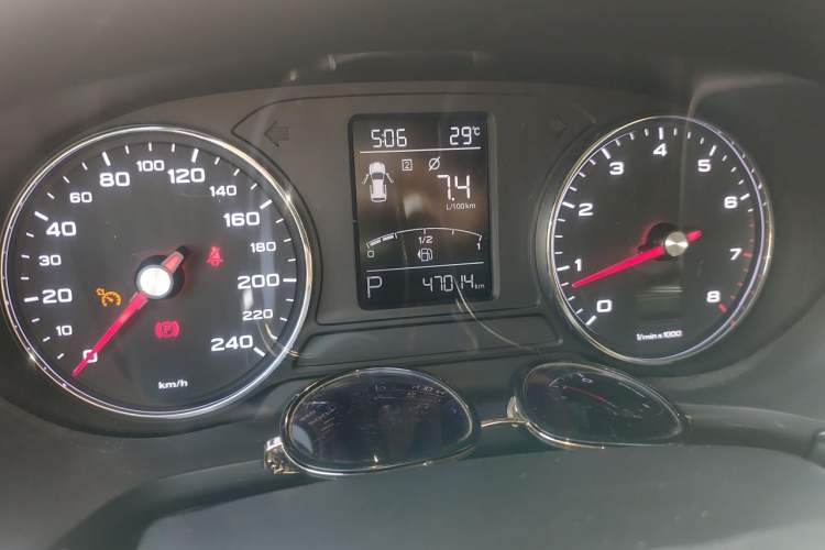 Used MG HS 2019 20T Automatic Two-Wheel Drive Luxury Edition China VI Standard Instrument Cluster