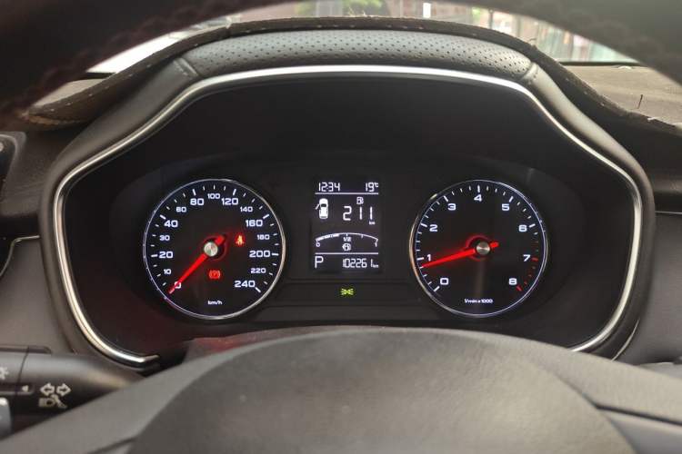 Used MG HS 2019 20T Automatic Two-Wheel Drive Luxury Edition China VI Standard Instrument Cluster