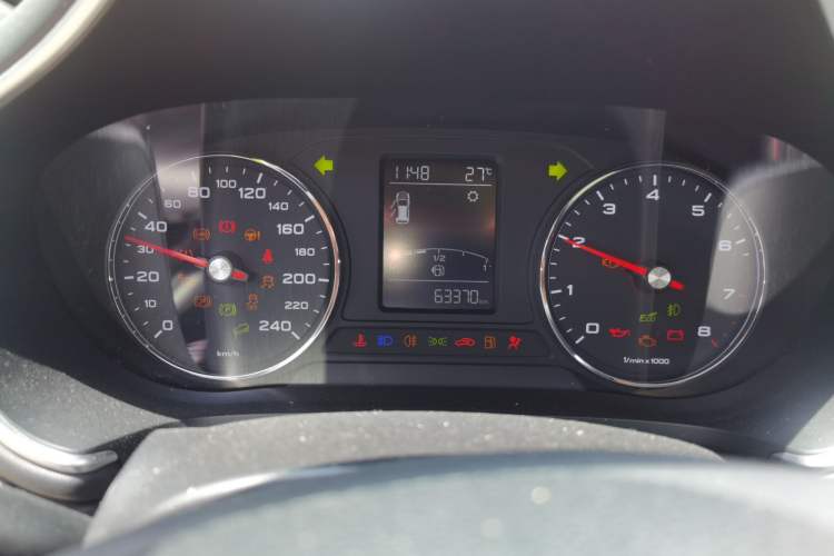 Used MG HS 2019 20T Manual Two-Wheel Drive Luxury Edition China VI Standard Instrument Cluster