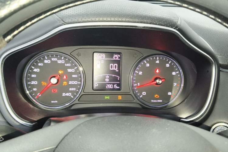 Used MG HS 2019 20T Automatic Two-Wheel Drive Luxury Edition China VI Standard Instrument Cluster