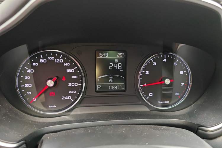 Used MG HS 2019 20T Automatic Two-Wheel Drive Trophy Super Sport Version China VI Standard Instrument Cluster