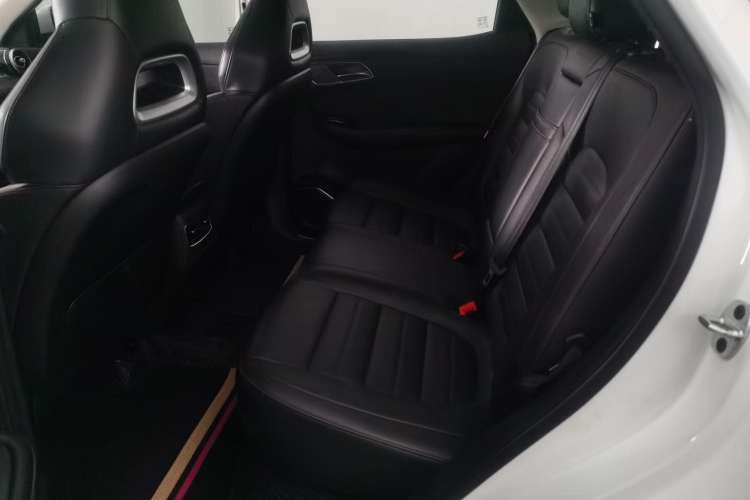 Used MG HS 2019 20T Automatic Two-Wheel Drive Luxury Edition China VI Standard Interior 1