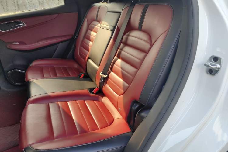 Used MG HS 2019 20T Automatic Two-Wheel Drive Trophy Super Sport Version China VI Standard Interior 1