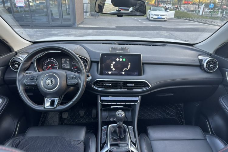 Used MG HS 2019 20T Manual Two-Wheel Drive Luxury Edition China VI Standard Interior 1