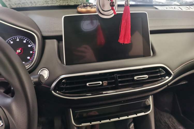Used MG HS 2019 20T Automatic Two-Wheel Drive Luxury Edition China VI Standard Interior 2