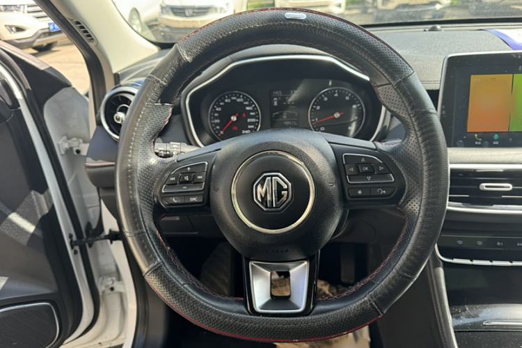 Used MG HS 2019 20T Manual Two-Wheel Drive Luxury Edition China VI Standard Interior 2