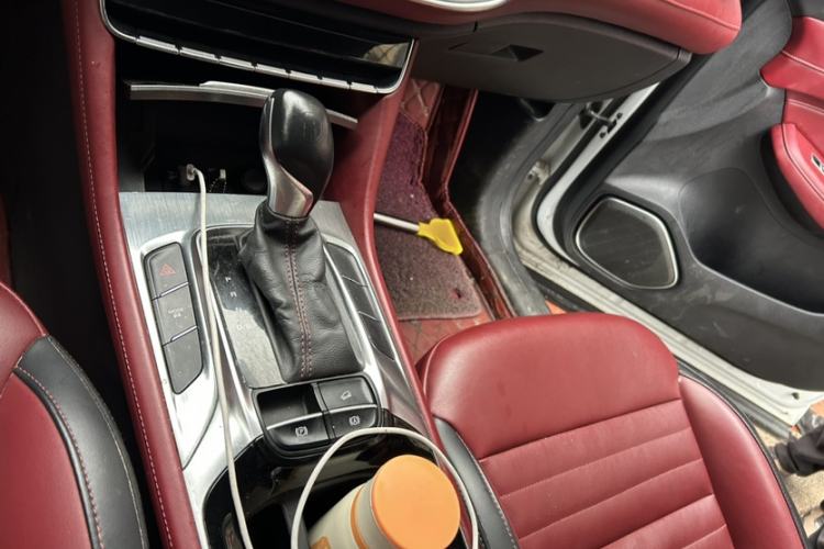 Used MG HS 2019 20T Automatic Two-Wheel Drive Trophy Super Sport Version China VI Standard Interior 3