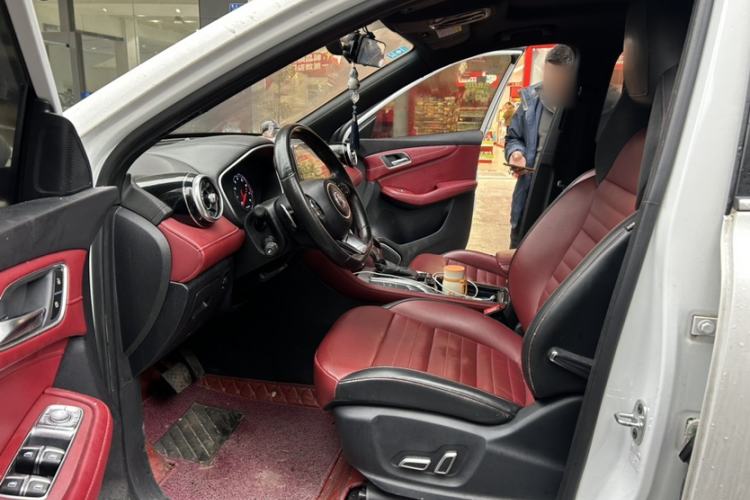 Used MG HS 2019 20T Automatic Two-Wheel Drive Trophy Super Sport Version China VI Standard Interior 4
