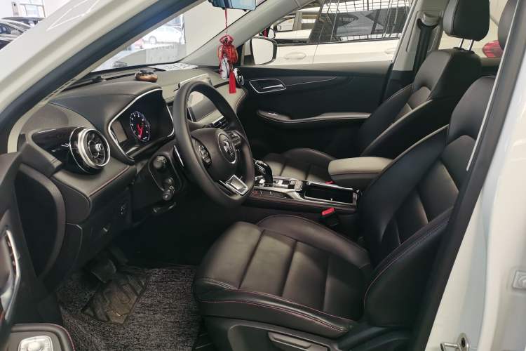 Used MG HS 2019 20T Automatic Two-Wheel Drive Luxury Edition China VI Standard Interior 4