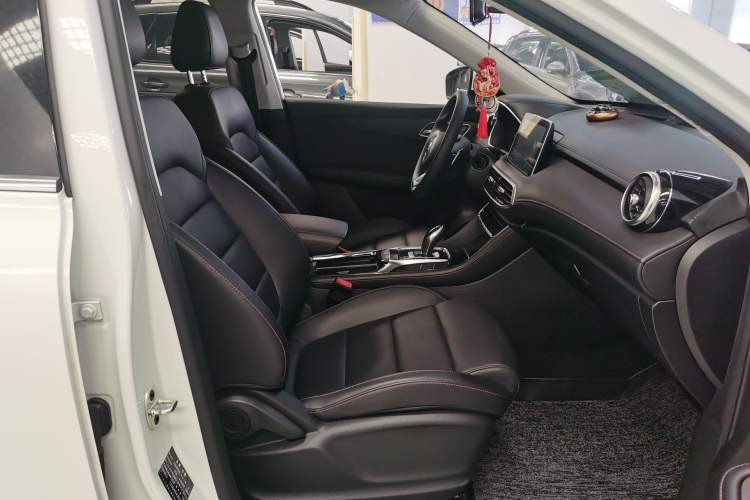 Used MG HS 2019 20T Automatic Two-Wheel Drive Luxury Edition China VI Standard Interior 6