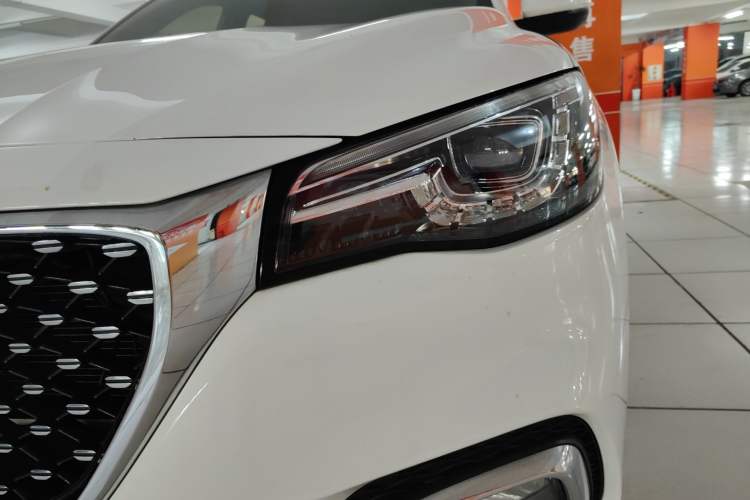 Used MG HS 2019 20T Automatic Two-Wheel Drive Trophy Super Sport Version China VI Standard Left Front Headlight