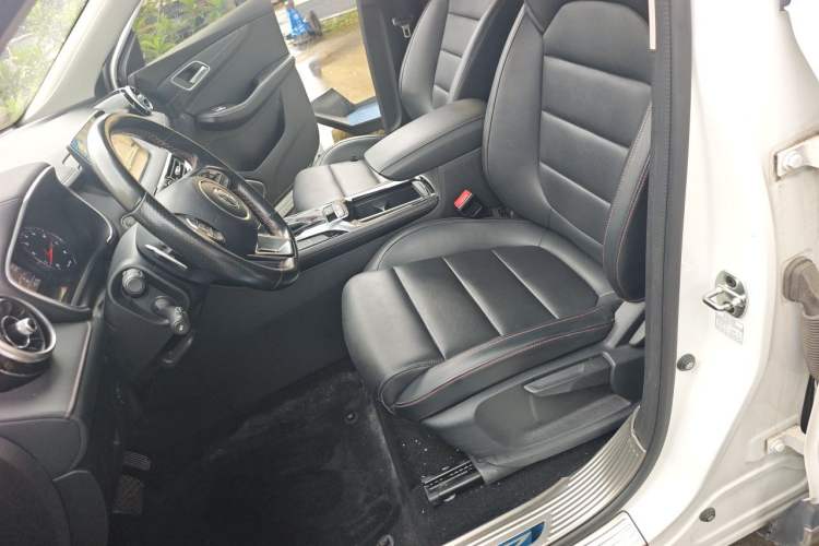Used MG HS 2019 20T Automatic Two-Wheel Drive Luxury Edition China VI Standard Left Front Seat