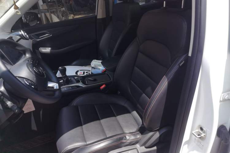 Used MG HS 2019 20T Manual Two-Wheel Drive Luxury Edition China VI Standard Left Front Seat