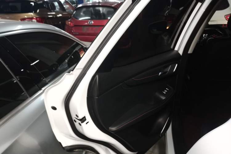 Used MG HS 2019 20T Automatic Two-Wheel Drive Luxury Edition China VI Standard Left Rear Door Interior