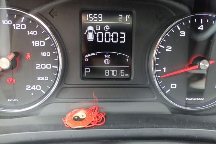 Used MG HS 2019 20T Automatic Two-Wheel Drive Luxury Edition China VI Standard Odometer Close Up