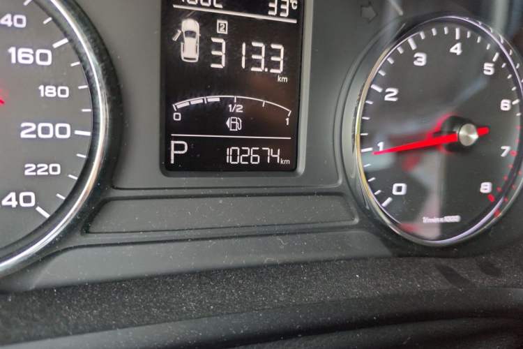 Used MG HS 2019 20T Automatic Two-Wheel Drive Luxury Edition China VI Standard Odometer Close Up