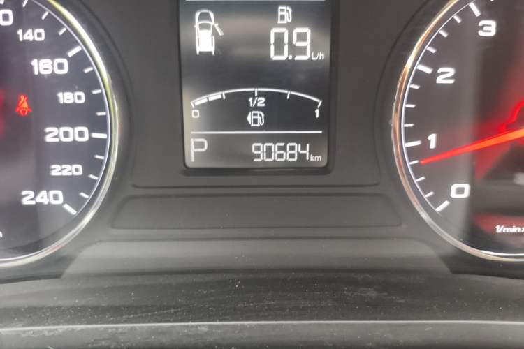 Used MG HS 2019 20T Automatic Two-Wheel Drive Trophy Super Sport Version China VI Standard Odometer Close Up