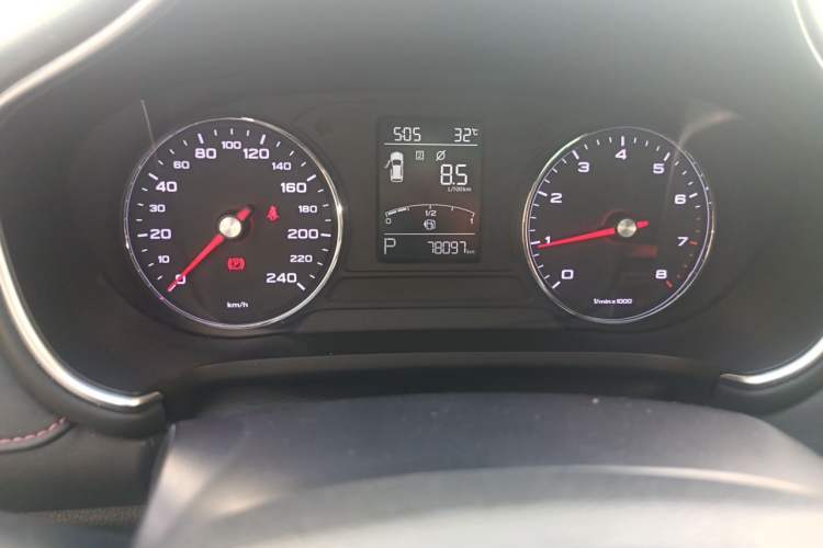 Used MG HS 2019 20T Automatic Two-Wheel Drive Luxury Edition China VI Standard Odometer Close Up