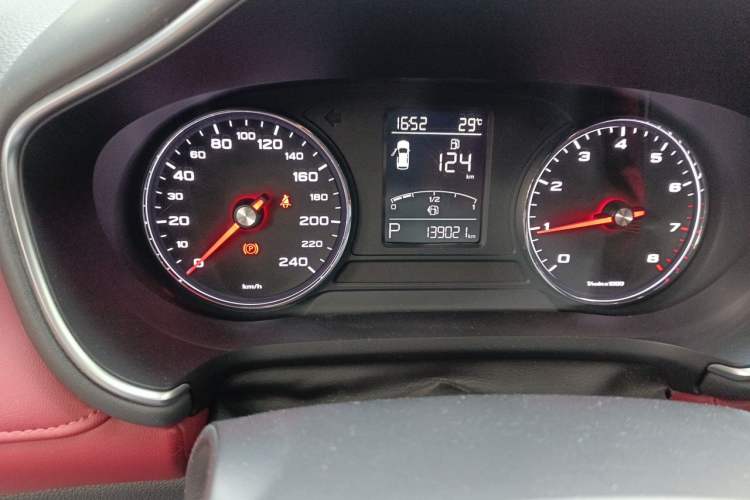 Used MG HS 2019 20T Automatic Two-Wheel Drive Trophy Super Sport Version China VI Standard Odometer Close Up