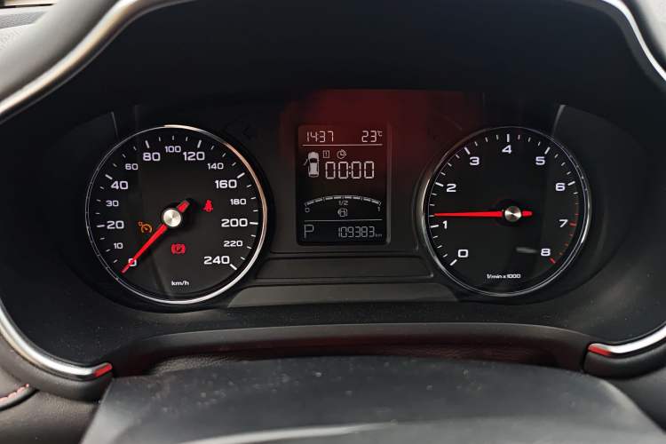 Used MG HS 2019 20T Automatic Two-Wheel Drive Trophy Super Sport Version China VI Standard Odometer Close Up