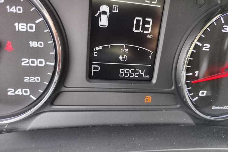 Used MG HS 2019 20T Automatic Two-Wheel Drive Trophy Super Sport Version China VI Standard Odometer Close Up